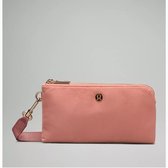 🎉🔥HOST PICK 🔥🎉2/$140❤️ Lululemon Curved Wristlet Velour❤️NWT❤️ - Picture 2 of 11